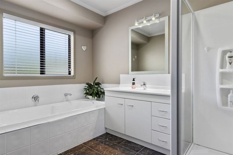 Photo of property in 10 Holmwood Park Drive, Morrinsville, 3300