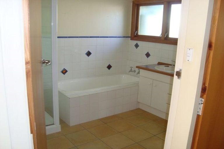 Photo of property in 5 Awarua Crescent, Havelock North, 4130