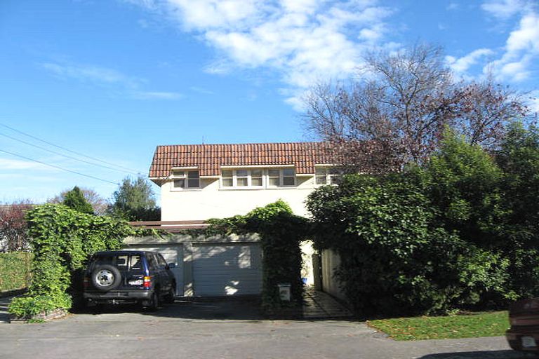Photo of property in 2/19 Bryndwr Road, Fendalton, Christchurch, 8052