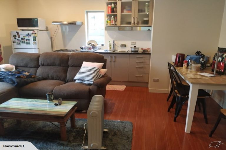 Photo of property in 8 Bangla Place, Massey, Auckland, 0614