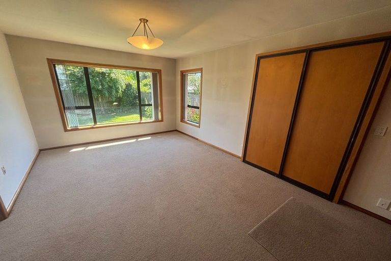 Photo of property in 27 Lochee Road, Upper Riccarton, Christchurch, 8041