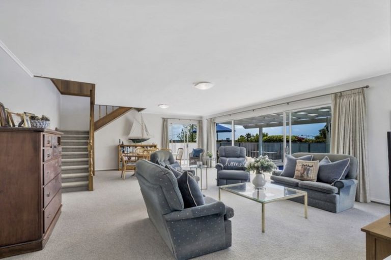 Photo of property in 18 Potts Road, Whitford, Howick, 2571