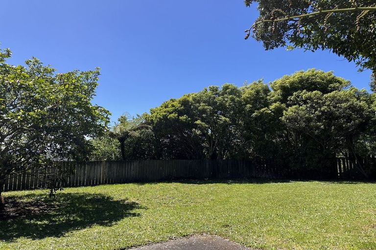 Photo of property in 32 Hollies Crescent, Johnsonville, Wellington, 6037