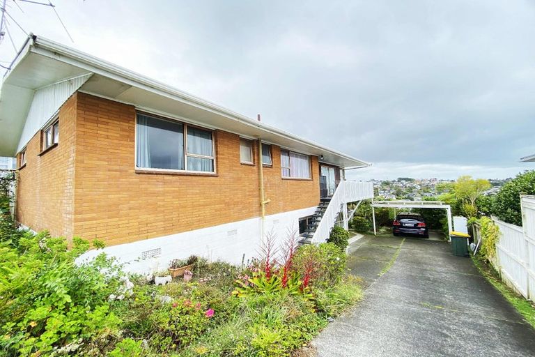 Photo of property in 46 Target Road, Totara Vale, Auckland, 0629
