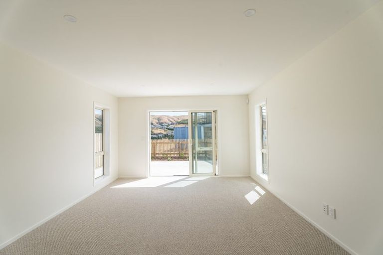 Photo of property in 7 Pine Hill Rise, Glenside, Wellington, 6037