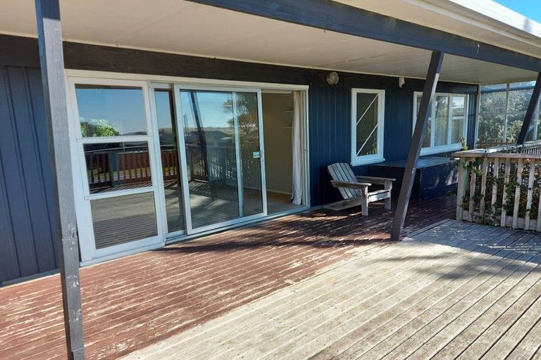 Photo of property in 65 Maunsell Road, Port Waikato, Tuakau, 2695