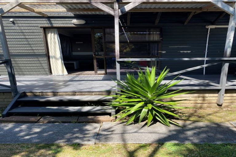 Photo of property in 2a Coniston Avenue, Te Atatu South, Auckland, 0610