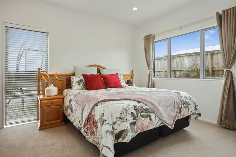 Photo of property in 16 Maple Lane, Huapai, Kumeu, 0810