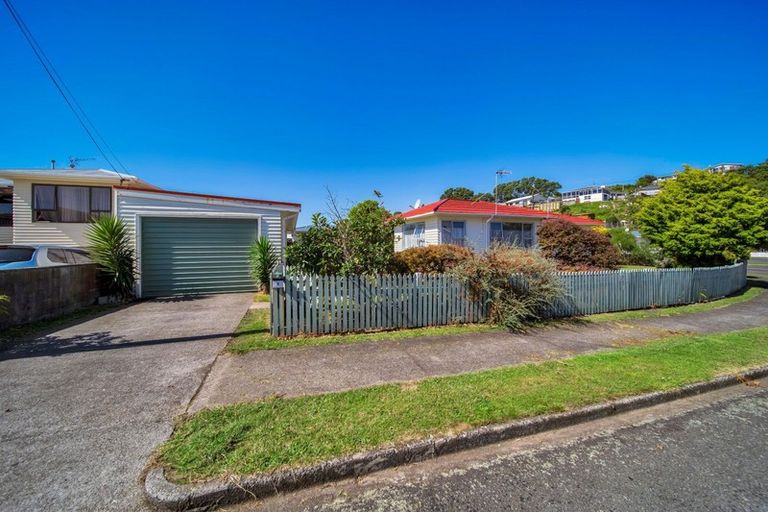Photo of property in 4 Lydford Place, Spotswood, New Plymouth, 4310