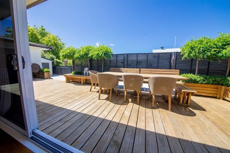 Photo of property in 64 Middle Road, Havelock North, 4130