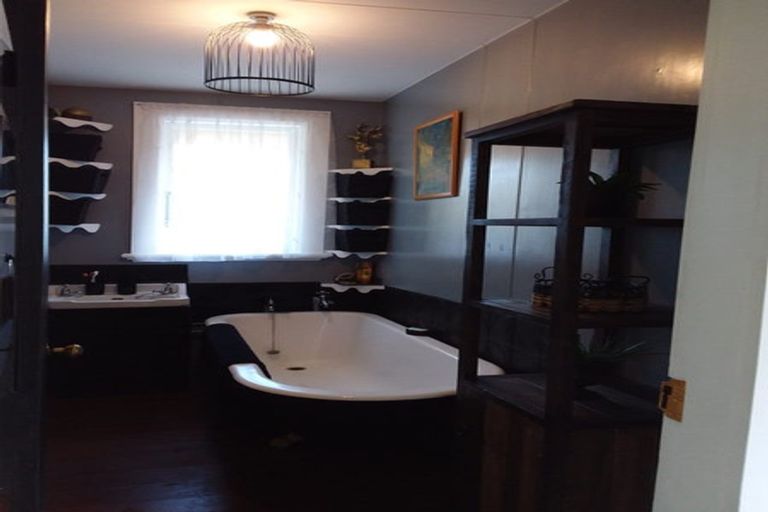 Photo of property in 67 Ngatai Street, Manaia, 4612