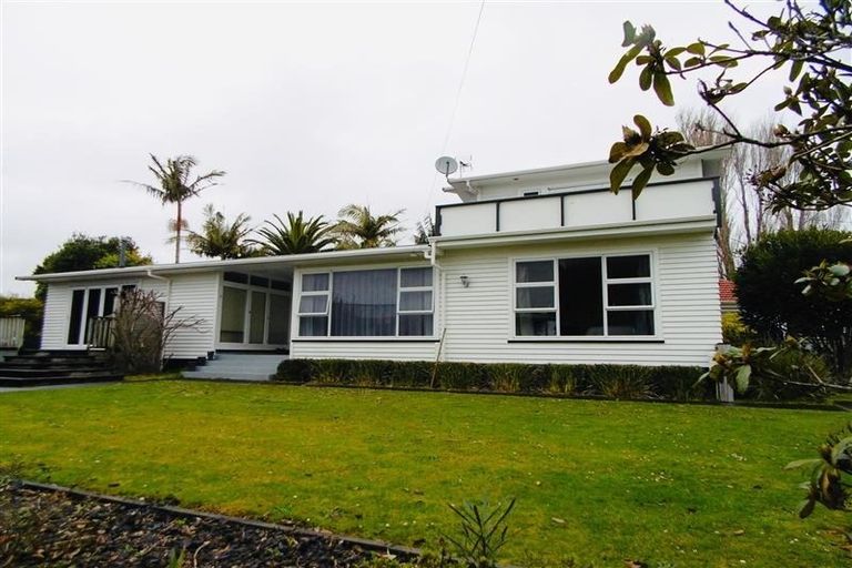Photo of property in 28 Budleigh Street, Frankleigh Park, New Plymouth, 4310