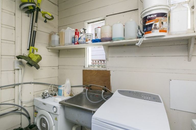 Photo of property in 10 Burnell Avenue, Thorndon, Wellington, 6011