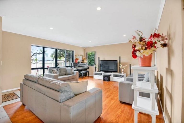 Photo of property in 17 Glenpark Place, Favona, Auckland, 2024