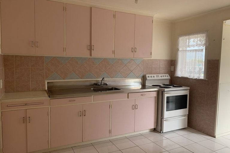 Photo of property in 2/70 Station Road, Papatoetoe, Auckland, 2025