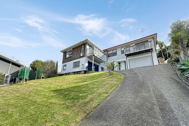 Photo of property in 2/5 Manaia Place, Mairangi Bay, Auckland, 0630
