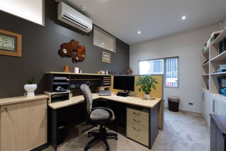 Photo of property in 1/909 Beach Road, Waiake, Auckland, 0630