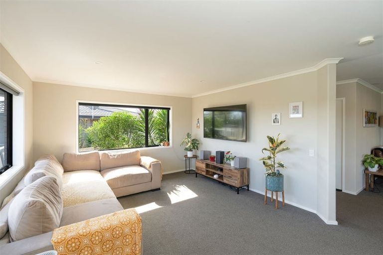 Photo of property in 10 Aqua Way, Paraparaumu, 5032