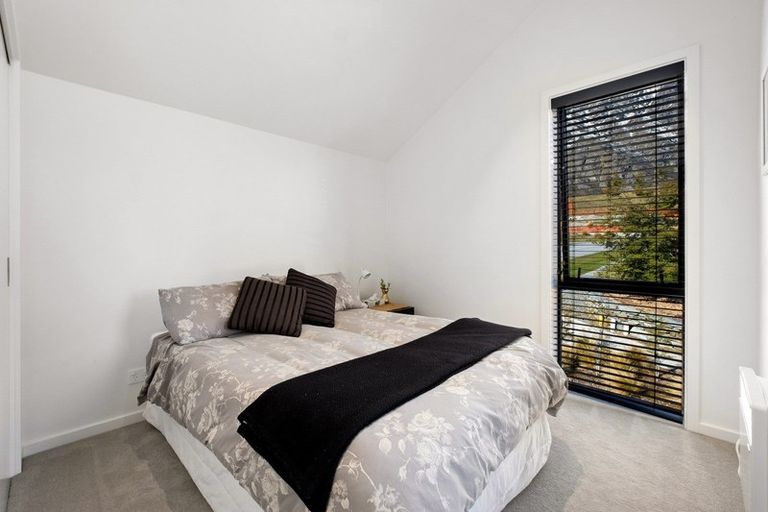 Photo of property in 6 Mckenzies Shute, Jacks Point, Queenstown, 9371