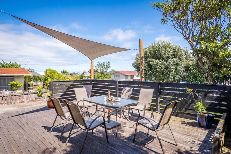 Photo of property in 82 Gray Avenue, Paraparaumu Beach, Paraparaumu, 5032