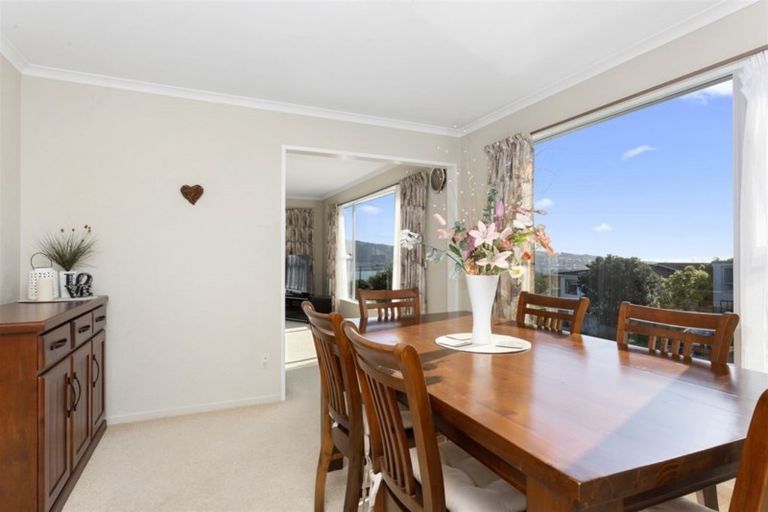 Photo of property in 8 Lauderdale Road, Papakowhai, Porirua, 5024