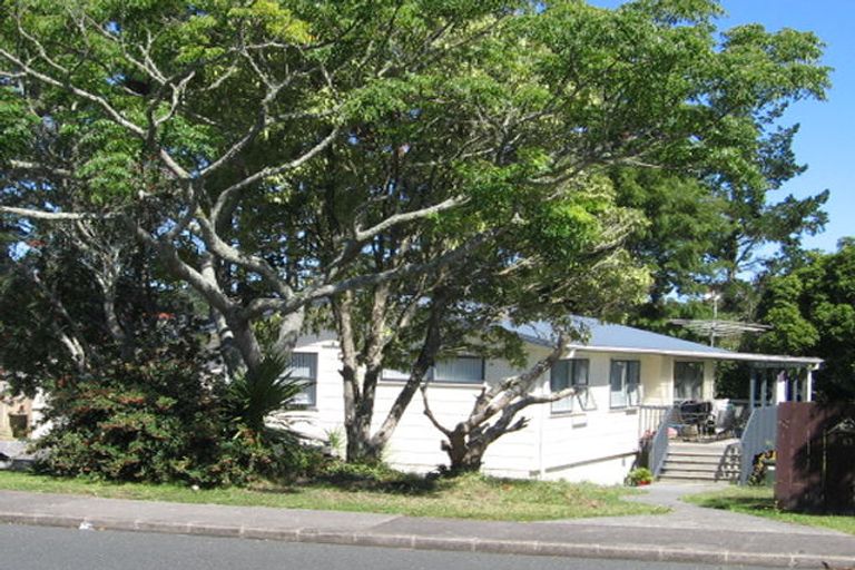 Photo of property in 83 Oreil Avenue, West Harbour, Auckland, 0618