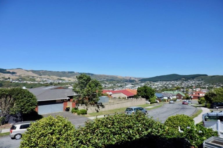 Photo of property in 12 Ordley Grove, Tawa, Wellington, 5028