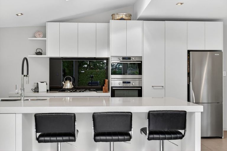 Photo of property in 1/6 Fenwick Avenue, Milford, Auckland, 0620