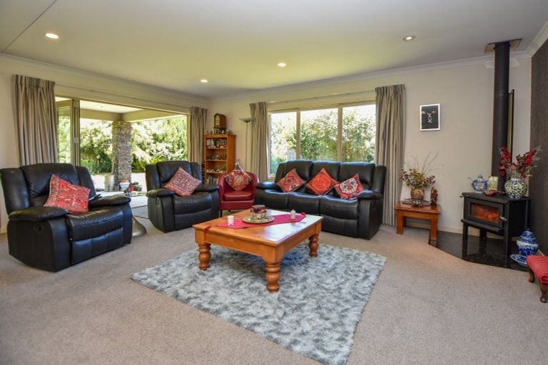 Photo of property in 5 Tararua Crescent, Carterton, 5713