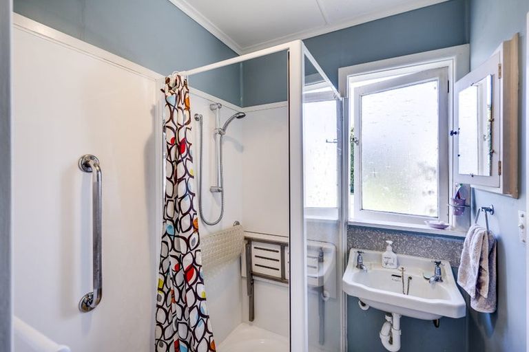 Photo of property in 60 Napier Street, Jervoistown, Napier, 4112