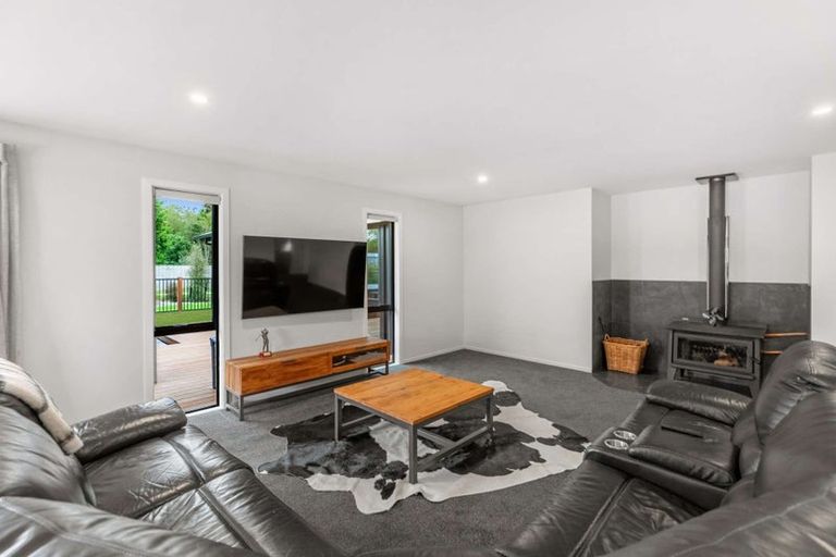 Photo of property in 2 Hunter Lane, Amberley, 7410