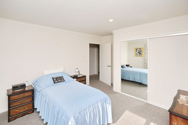 Photo of property in 14 Royal Park Drive, Parklands, Christchurch, 8083