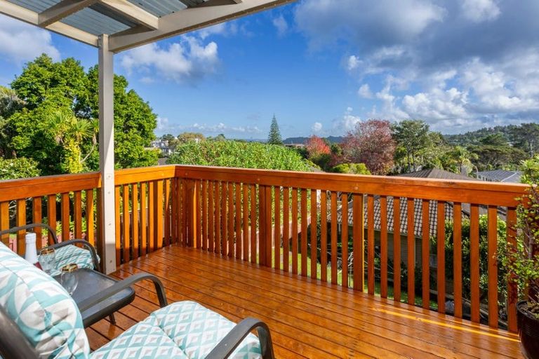 Photo of property in 1/16 Tamahere Drive, Glenfield, Auckland, 0629