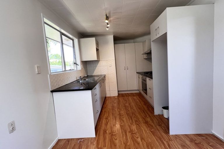 Photo of property in 32 Casuarina Road, Half Moon Bay, Auckland, 2012