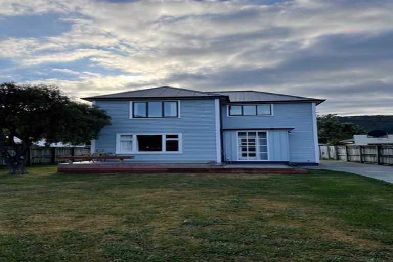 Photo of property in 274 Naenae Road, Naenae, Lower Hutt, 5011
