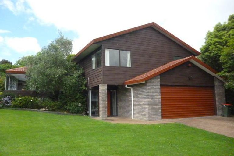 Photo of property in 5 Spears Place, Botany Downs, Auckland, 2010