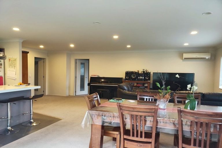 Photo of property in 39 Speldhurst Grove, Stokes Valley, Lower Hutt, 5019