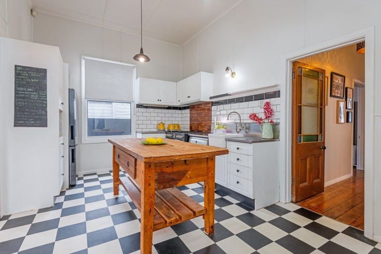 Photo of property in 16 Worcester Street, West End, Palmerston North, 4410