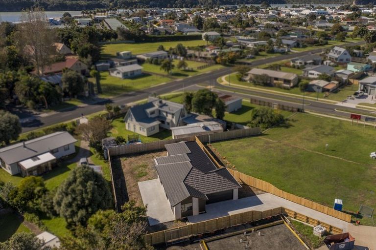 Photo of property in 53 Palm Drive, Whitianga, 3510