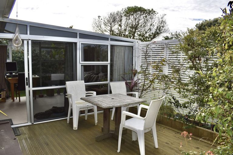 Photo of property in 38 Norfolk Crescent, Otaki Beach, Otaki, 5512