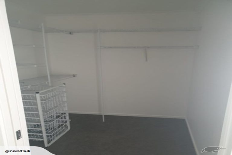 Photo of property in 30 Kaurinui Crescent, One Tree Point, 0118