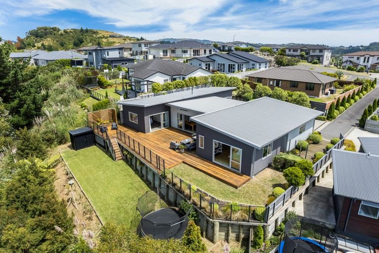 Photo of property in 136 Endeavour Drive, Whitby, Porirua, 5024