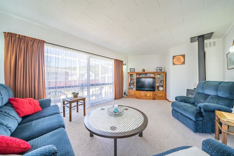 Photo of property in 73 Karamu Crescent, Wainuiomata, Lower Hutt, 5014