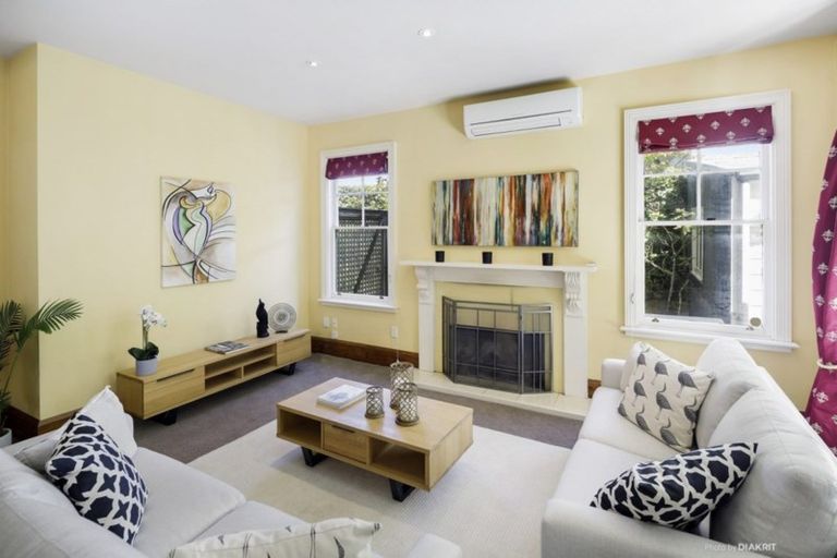 Photo of property in 10 Harriett Street, Thorndon, Wellington, 6011