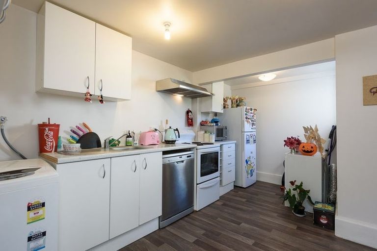 Photo of property in 6 Epsom Way, Karori, Wellington, 6012