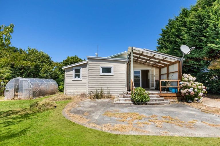 Photo of property in 10 Hussey Street, Waverley, 4510