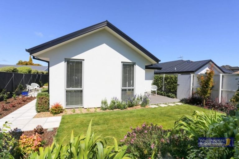 Photo of property in 2 Brackendale Place, Burnside, Christchurch, 8041