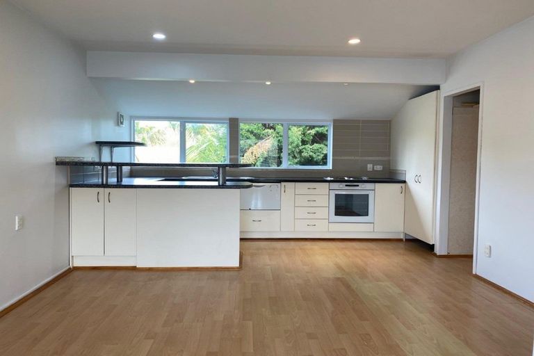 Photo of property in 2/20 Northumberland Avenue, Belmont, Auckland, 0622