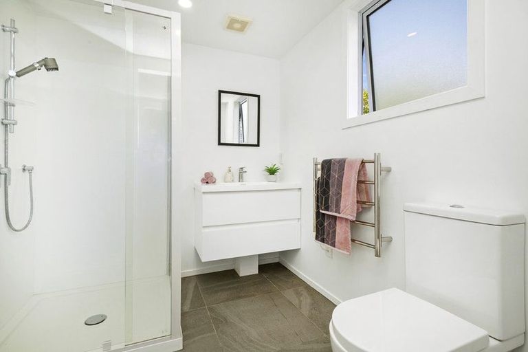 Photo of property in 2 Bell Street, Tawa, Wellington, 5028