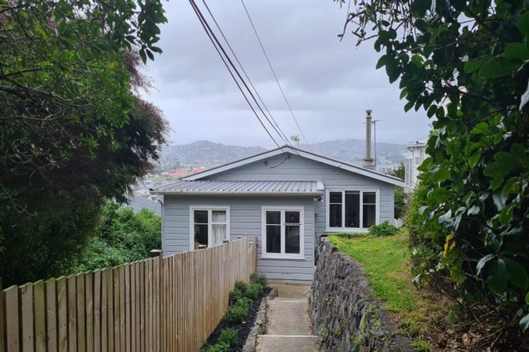 Photo of property in 14 Buckingham Street, Melrose, Wellington, 6023